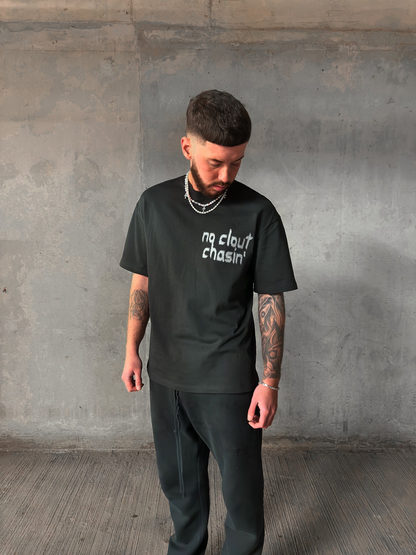 CLOUT TEE - VINTAGE BLACK