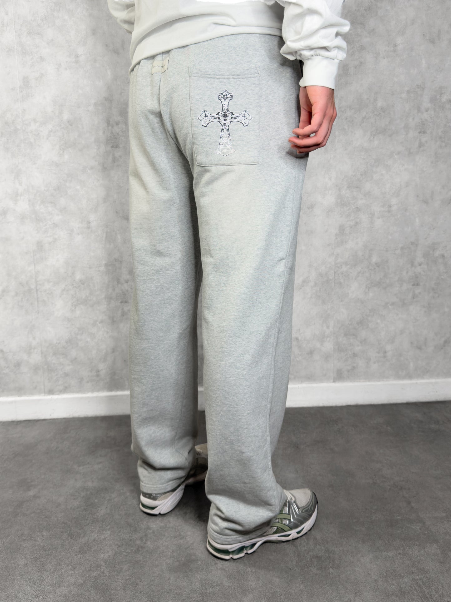 SIGNATURE O SWEATPANT - WASHED F-BOY GREY